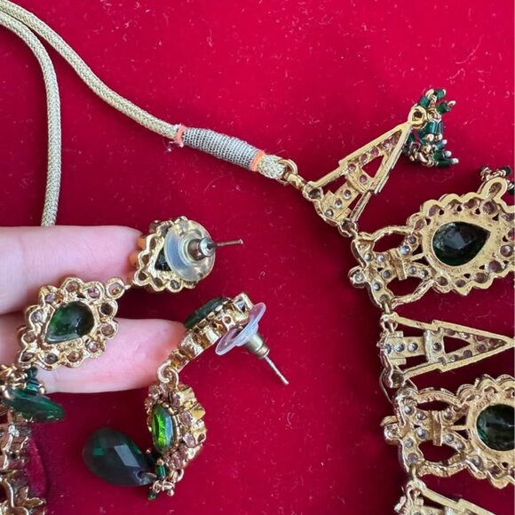 Indian Bridal Jewelry Set – Costume Jewelry - Picture 4 of 7